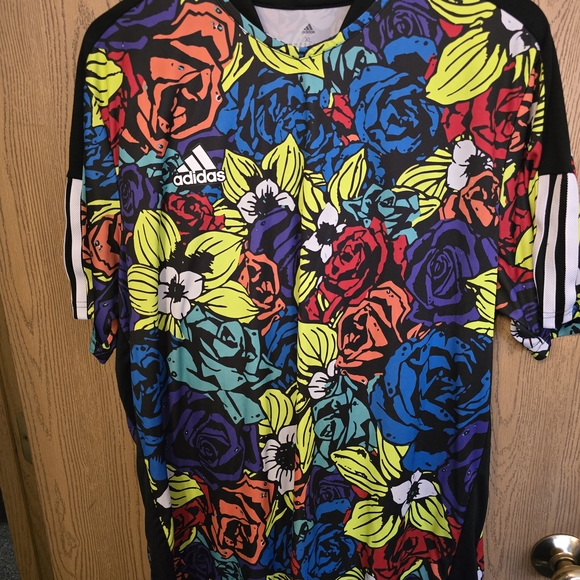 Adidas Colorful Floral Jacket with Black Accents - Picture 5 of 12